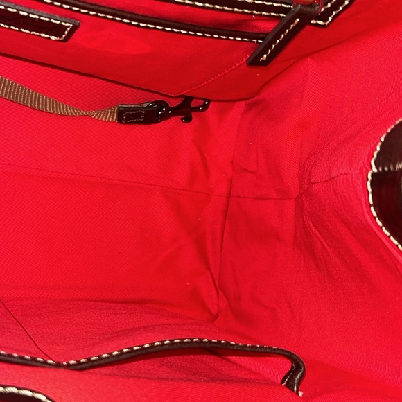 Gorgeous Dooney & Bourke Denison Satchel - Picture 10 of 15